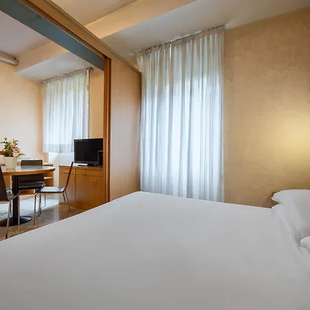 Aparthotel Ih Argonne Park