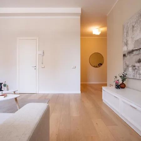 Exclusive In Station - Duomo 5 In Minutes * Милан