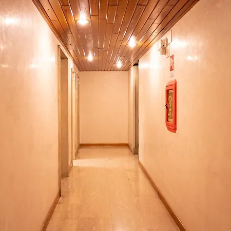 Апартаменты Exclusive In Station - Duomo 5 In Minutes