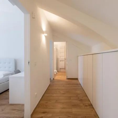 Beautiful Two Bedrooms Navigli - Mirable Pm * Mediolan