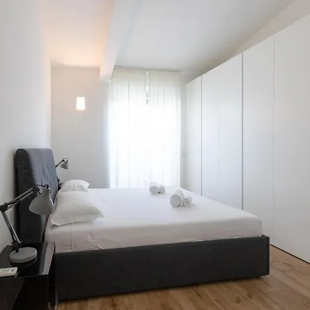 Beautiful Two Bedrooms Navigli - Mirable Pm Apartmán *
