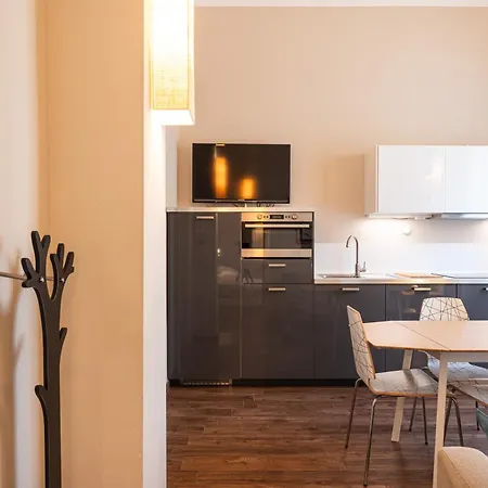 Crocetta Turandot One Bed 1st Floor - Mirable Pm