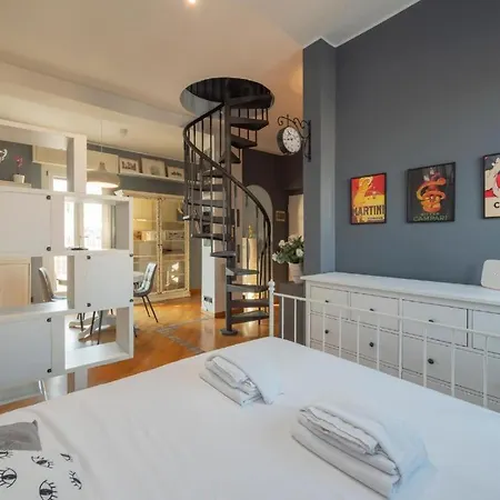 Dimore Meneghine - De Angeli Penthouse アパート *