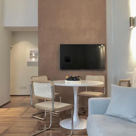 Fifty Eight Regina Margherita * Mediolan