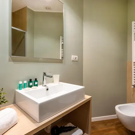 Апартаменты Duomo B - Two Bedrooms & Bathroom Милан
