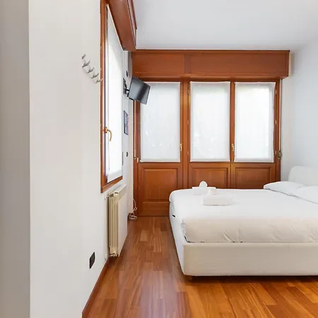 Gambara M1-hospital Pat - Cozy With Terrace * ميلان