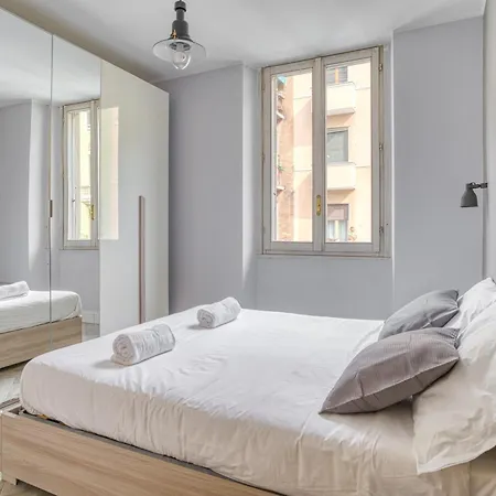 V2 Near アパート *