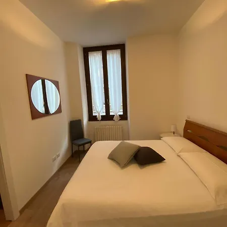 Apartman Garibaldi Island In The Heart Of Milánó