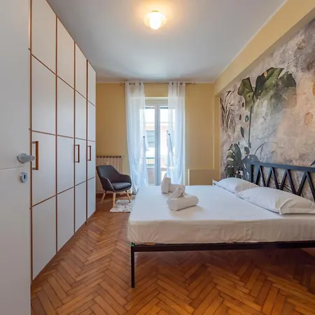 I-host - Lucania 12 Milano