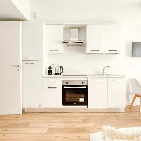 Hostmate - - Imperia's Crystal - Romolo Apartman *