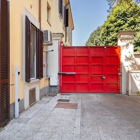 Гостевой дом Ciaomi - & Long - Niguarda & Bicocca 3*