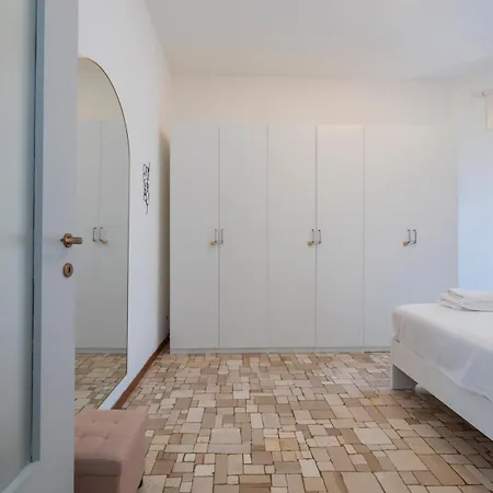 Navigli Retreat Near Duomo Milánó
