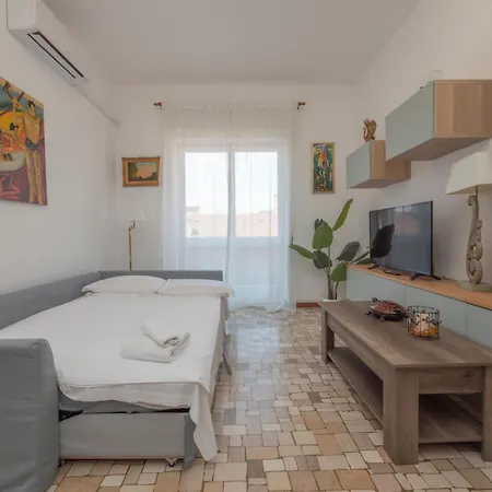 Navigli Retreat Near Duomo Daire