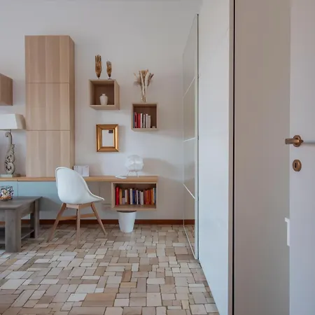 Daire Navigli Retreat Near Duomo *