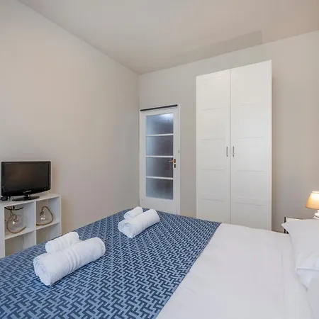 Bright And Modern 2 Double Bedrooms Bocconi Milan