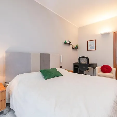 Quiet In Close To The Olimpic Village Milán