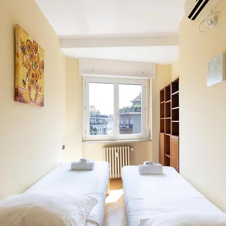 Spacious Two Bedrooms Solari Area - Mirable Pm アパート ミラノ