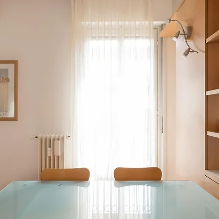 Cozy One Bedroom Via Volta - Mirable Pm Appartement *