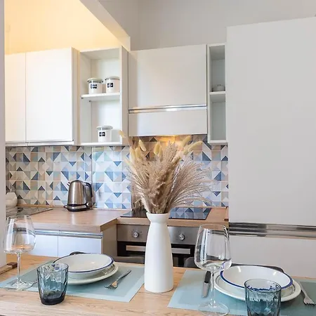 Youhosty - Fiuggi 12 * Милан