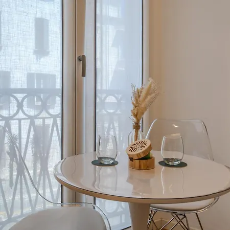 Гостевой дом B And G San Babila- Luxury In The Heart Of - Design District