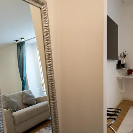 B And G San Babila- Luxury In The Heart Of - Design District 4*