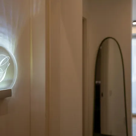 B And G San Babila- Luxury In The Heart Of - Design District Milano