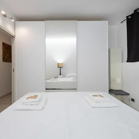 Spacious 70 Mq Self Check-in ,free Parking, San Siro