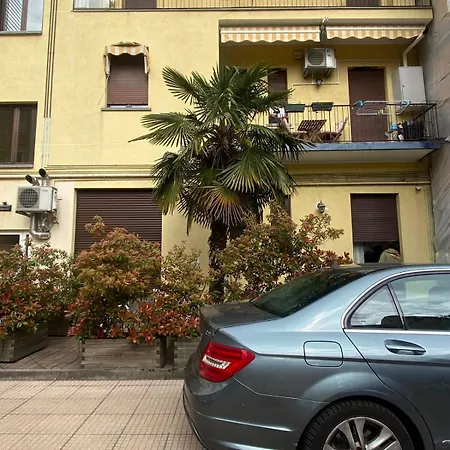 Artist S 80 Mq With Garden And Palm Tree Apartmán *