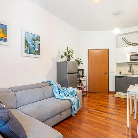 Deluxe & Elegant With Comfort And View Milano