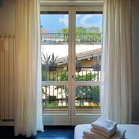 Elegant Stylish House With Garden & Ac *