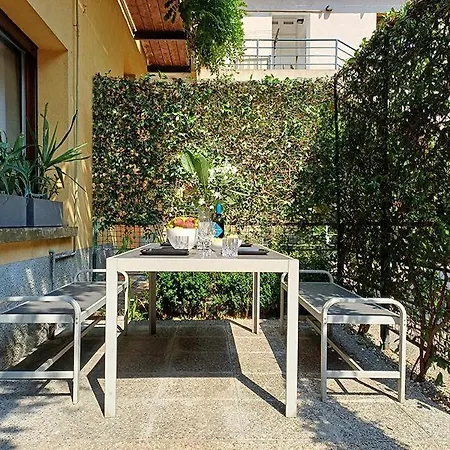 Elegant Stylish House With Garden & Ac Apartman