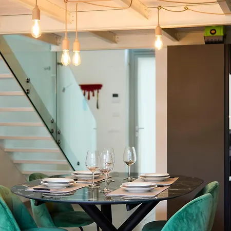 Design Loft With Private Garden - Portello * Milánó