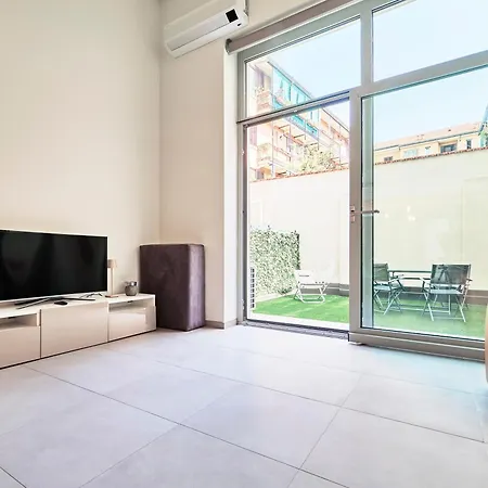 Design Loft With Private Garden - Portello *