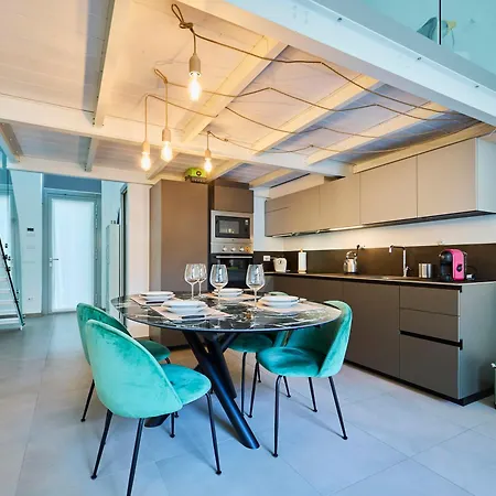 Elegant Loft With Hidden Garden Oasis - Portello Lägenhet