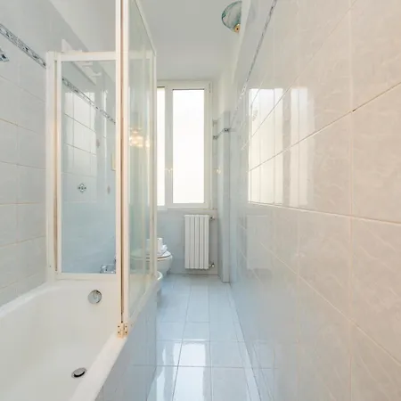 Ihost - Premuda 17 * Milano