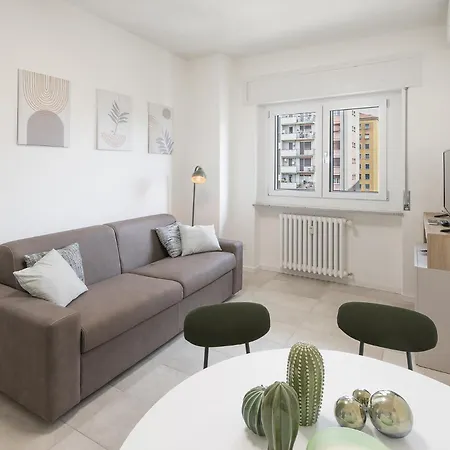 Lambrate - 200 Meters From The Station Апартаменты