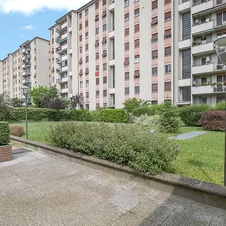 Lambrate - 200 Meters From The Station Апартаменты Милан