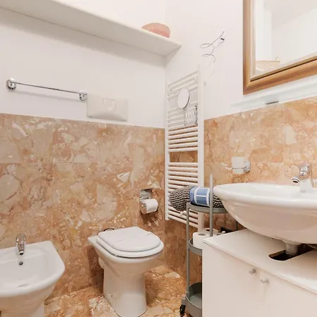 Melchiorre Trilocale D Epoca Ampio E Luminoso