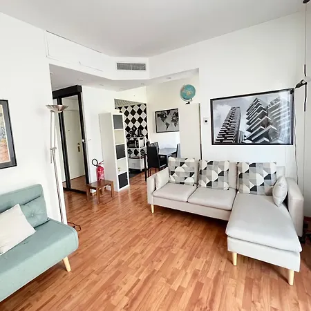 Elegante A 10 Min Dal Duomo Appartement *