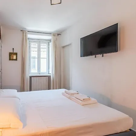 Savona Bilo13 Fashion Spot Metro A 5 Minutes Wifi And Ac *