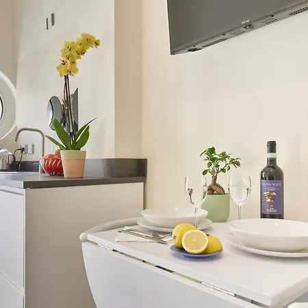 The Porthole - Rifugio Chic E Porta Venezia 아파트