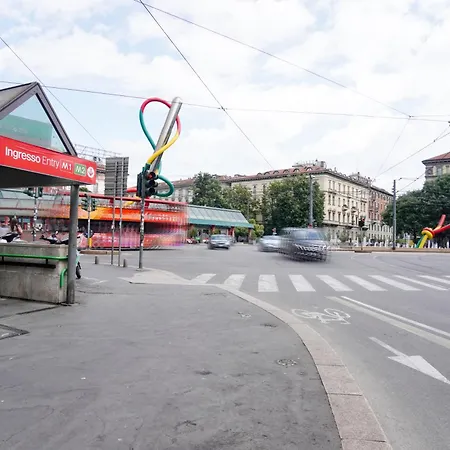 Cadorna Prestigious - Modern Architecture In Front Of The Station Милан