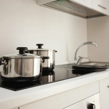 Hostmate - - Imperia's Serenity - Romolo *