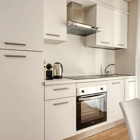 Hostmate - - Imperia's Serenity - Romolo 米兰