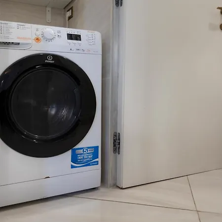 Maggi - New Beautiful In The Center Apartment Mailand