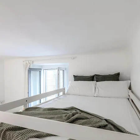 Διαμέρισμα Stayeasy Ripa27 - 4 Pax With Navigli View Μιλάνο