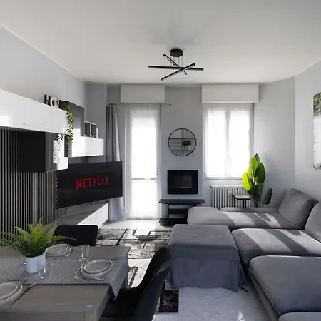 Spazioso Con Terrazzo Navigli,bocconi Apartman