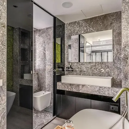 Readmyhostprofile! Luxury 4 Bedroom Penthouse Near Duomo