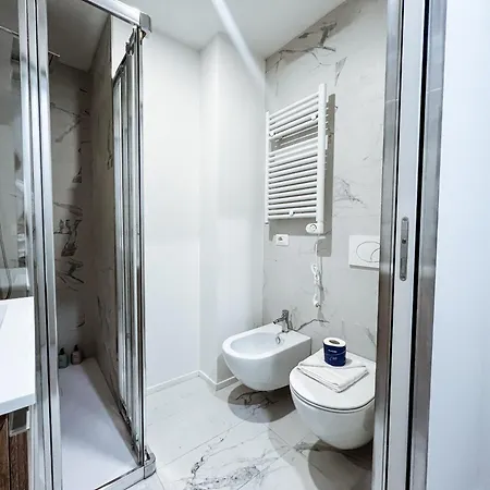 Casati Velvet Stay, * Milán