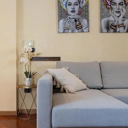 Duomo Milan-attic With Terrace-netflix And Wifi Apartamento Milão